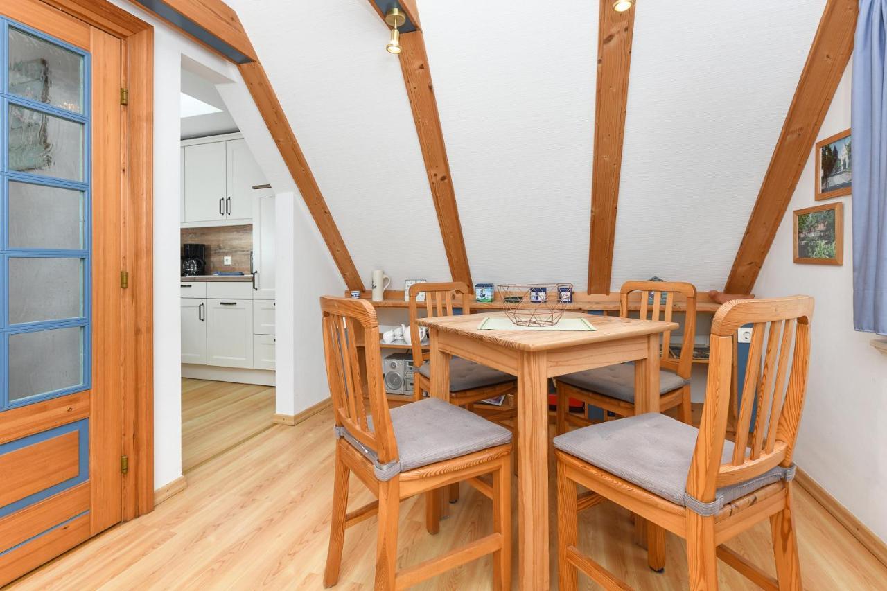 Ferienwohnungen Oll Freesenhuus Esens Esterno foto